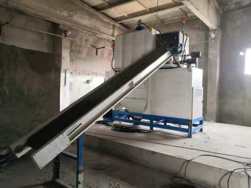 自動(dòng)拆包機(jī)的工作原理是什么？